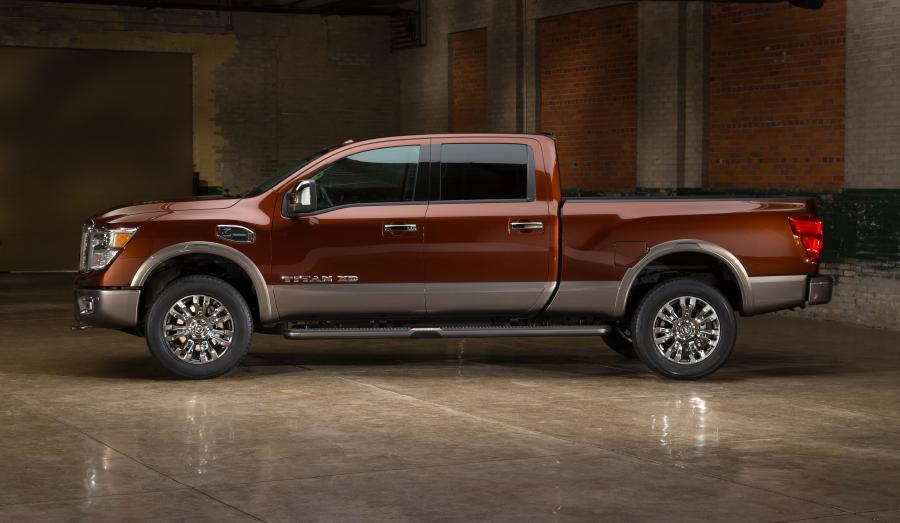  Nissan Titan Crew Cab XD Platinum Reserve 2015 года  (фото 25 из 33)